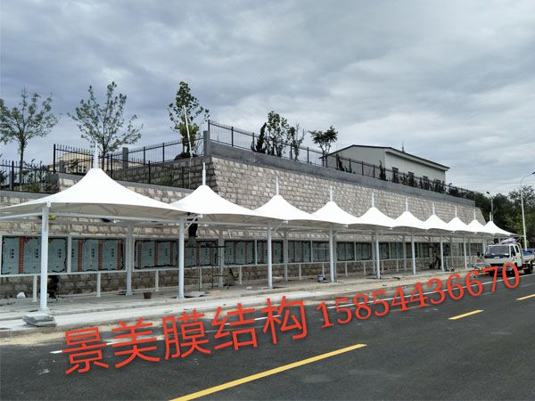 張拉膜材料會被曬黃嗎?